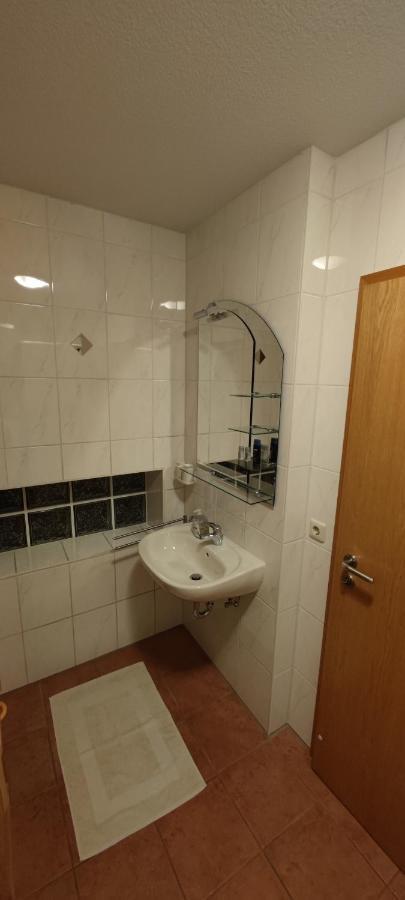 Bischweier Einzimmerwohnung Mit Parkplatz Ohne Kueche מראה חיצוני תמונה